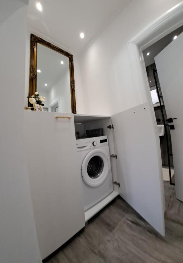 Apartments Brac Supetar Ngoại thất bức ảnh